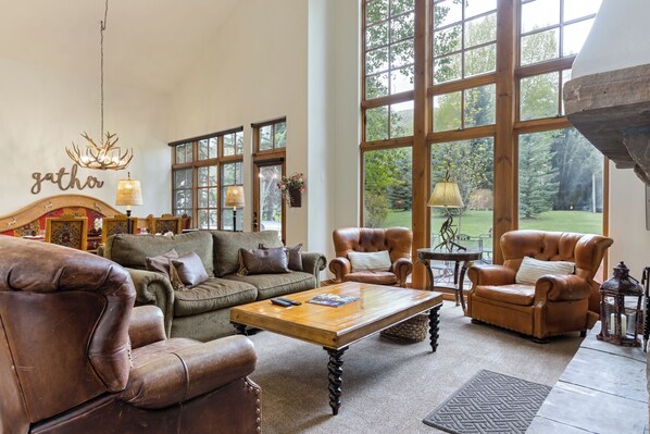 TV, fireplace, DVD player, offices