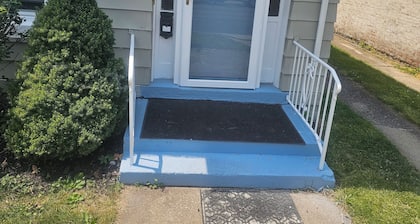 Charming 1-bedroom apartment in a house with WiFi, AC in Sandusky