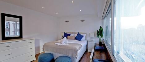 Iron/ironing board, free WiFi