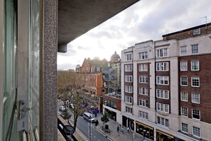 Apartamento, vistas a la ciudad | Vistas a la calle