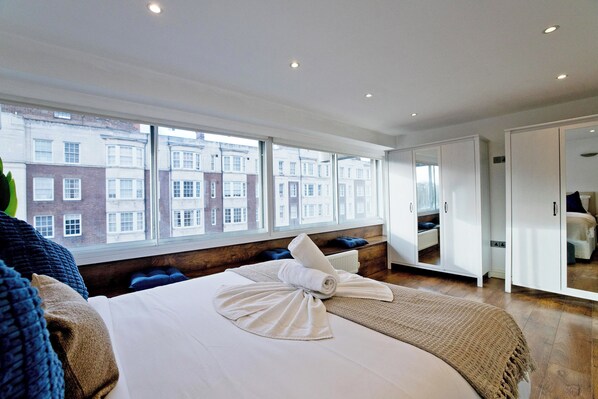 Apartment, City View | Iron/ironing board, free WiFi