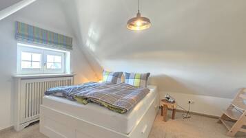 2 Schlafzimmer, Zimmersafe, Bügeleisen/Bügelbrett, WLAN