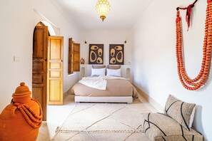 5 عدّة غرف نوم ومكواة/لوح كي وواي فاي مجانًا وملاءات أسرّة