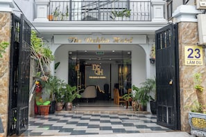 Front of property - The Dahlia Hotel & Apartments (Hanoi)