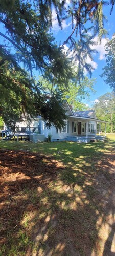 Pleasant 3-bedroom house with WiFi in Ludowici