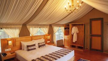 Deluxe Twin Room, Patio, Mountain View | Desk, laptop workspace, free WiFi