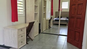 Room - Private, beautiful 2-BR house in landscaped tropical garden, walk to beach/shops (Bouillante)