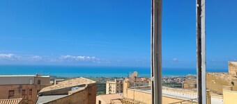 Casuzza at the Dome with a Sea View, within walking distance of the Cathedral!