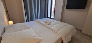 3 chambres, fer et planche à repasser, Wi-Fi, draps fournis