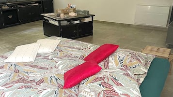 1 bedroom, free WiFi, bed sheets