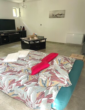 1 bedroom, free WiFi, bed sheets