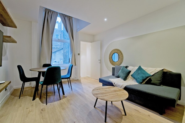 Apartment, City View | Living area | Flat-screen TV - Imperial Queensborough Terrace (London)