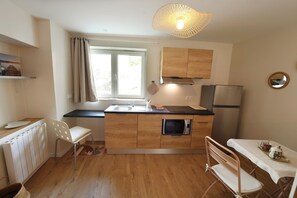 Mikrowelle, Ofen, Herdplatte, Geschirrspüler