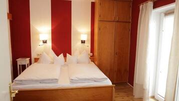 1 bedroom, WiFi, bed sheets