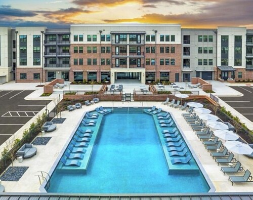 Chic 1-bedroom apartment with WiFi, AC in fabulous Evans