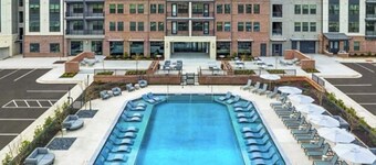 Chic 1-bedroom apartment with WiFi, AC in fabulous Evans