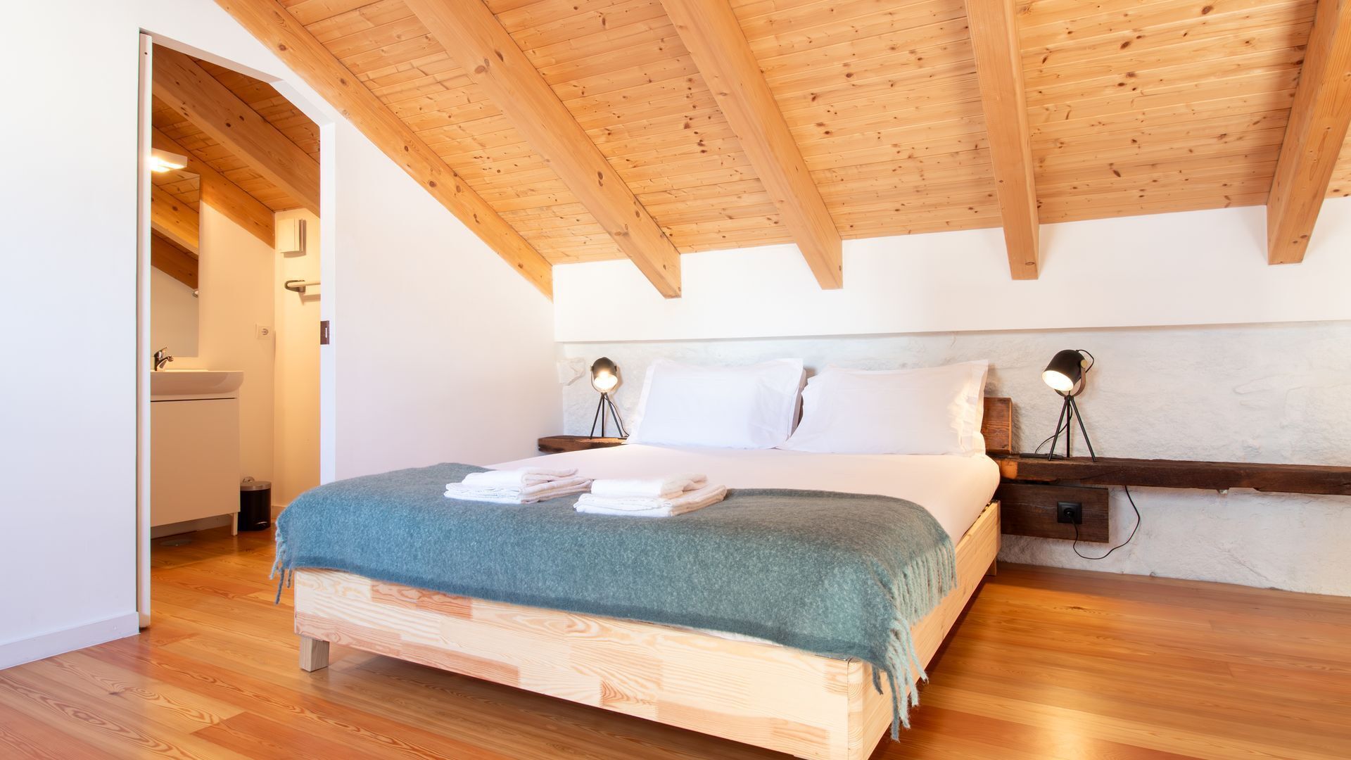 1 chambre, fer et planche à repasser, Wi-Fi gratuit, draps fournis