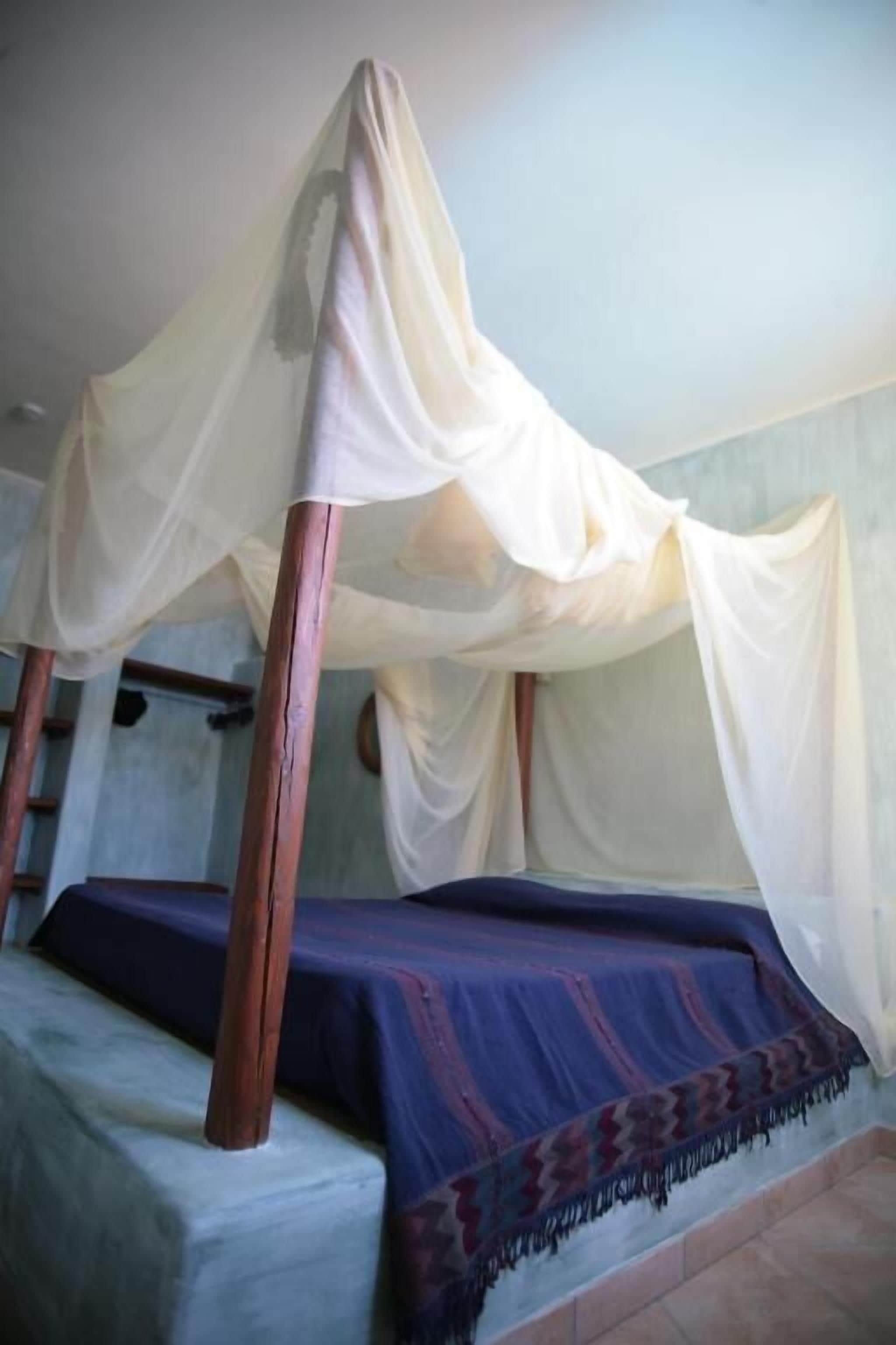 Soundproofing, free WiFi