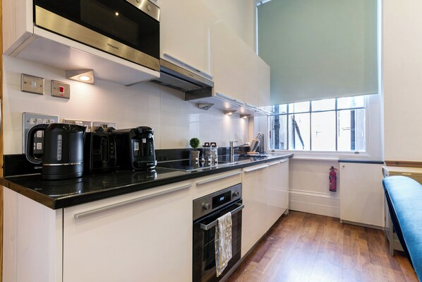 Fridge, microwave, oven, stovetop