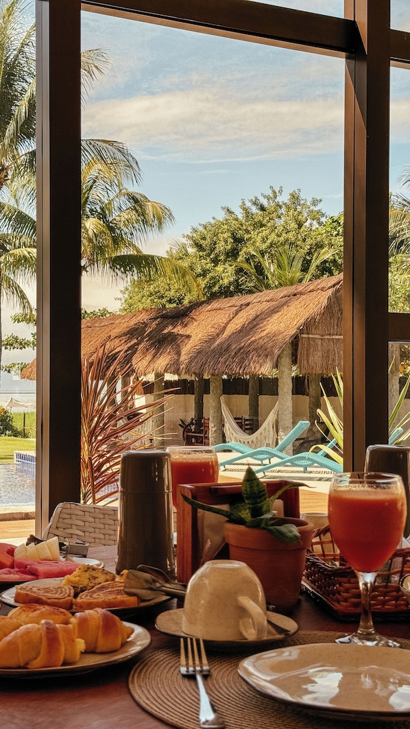 Free daily continental breakfast - Obi Exclusive Pousada (Maragogi)