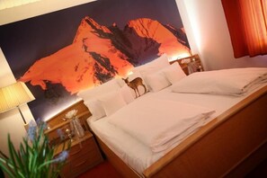 WiFi, bed sheets