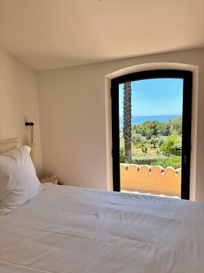 5 quartos, ferros/tábuas de passar roupa, Wi-Fi, roupa de cama