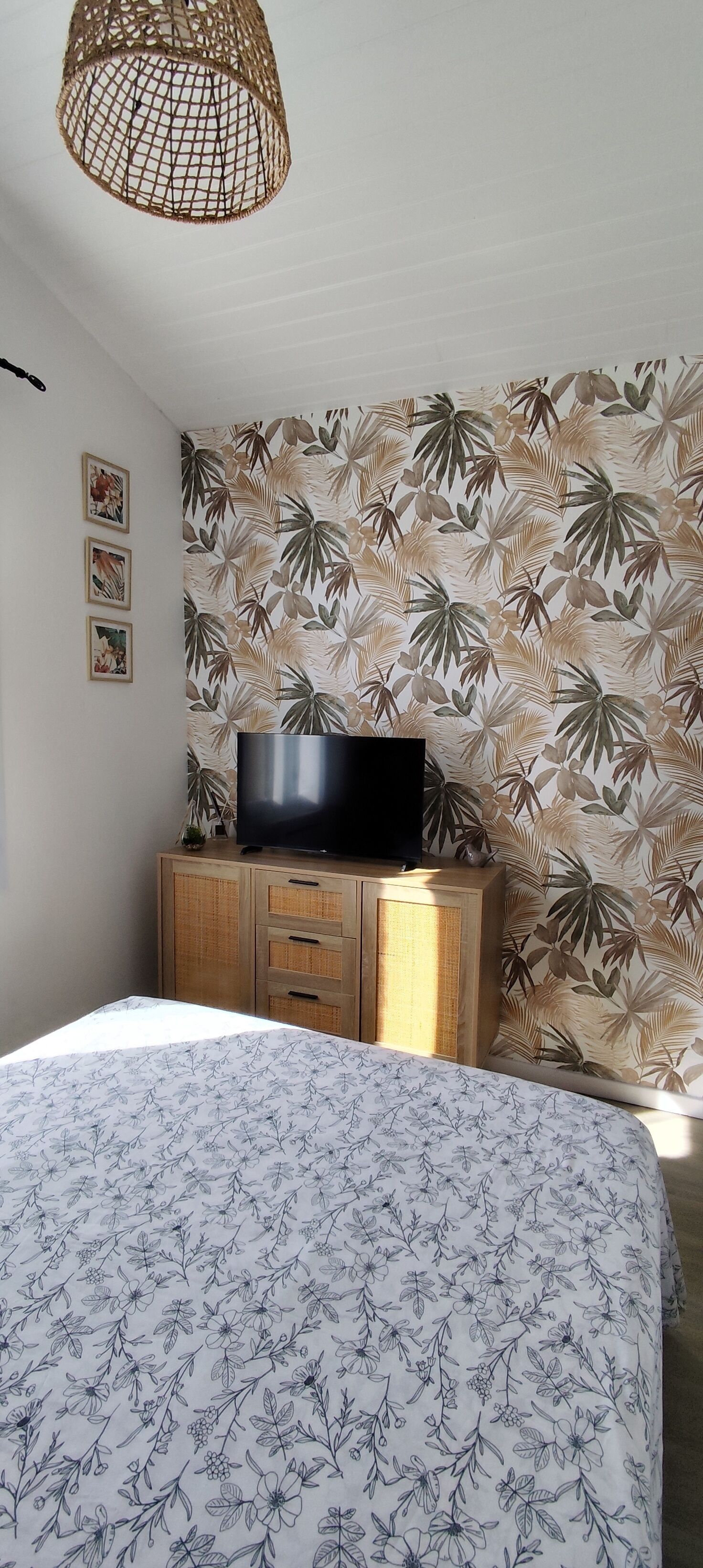 2 slaapkamers, een strijkplank/strijkijzer, beddengoed