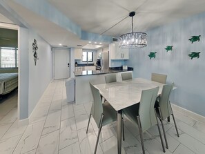 Dining - Seaside 103 | Stylish Condo w/ Stunning Views (Fort Myers Beach)