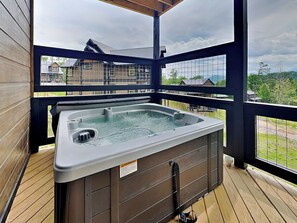 Outdoor spa tub - Sunrise in the Cove | Modern, Pet-Friendly w. Private Heated Pool (Sevierville)