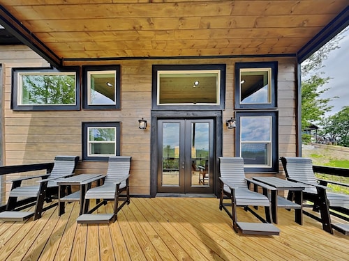 Sunrise in the Cove | Modern, Pet-Friendly w. Private Heated Pool