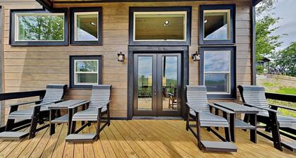 Sunrise in the Cove | Modern, Pet-Friendly w. Private Heated Pool