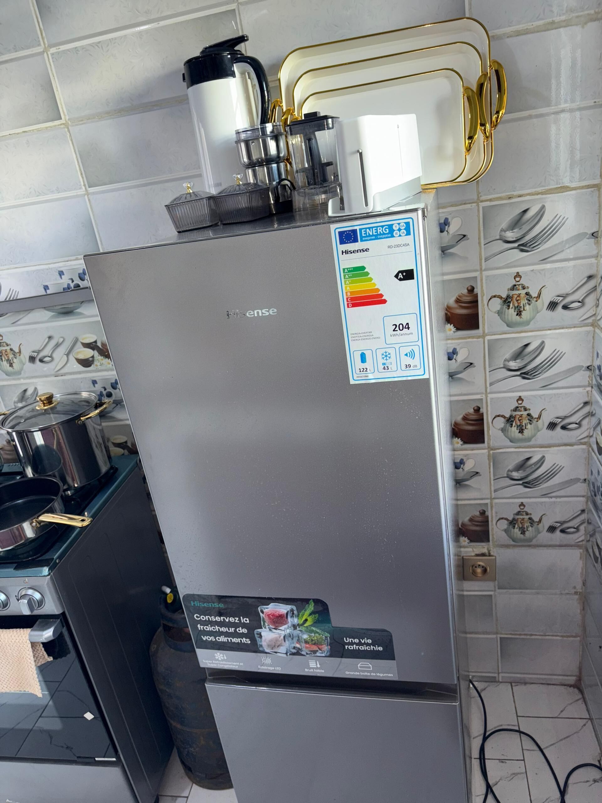 Køleskab, mikrobølgeovn, ovn, kogeplade