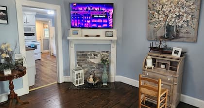 Charming 2BR-3bed home with WiFi wooden rockers on porch in wonderful Kannapolis