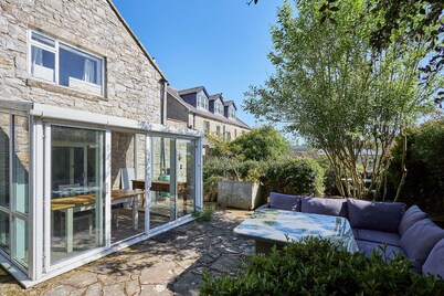 Host Stay Stone Crop Cottage