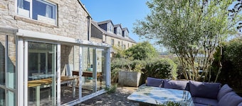 Host Stay Stone Crop Cottage