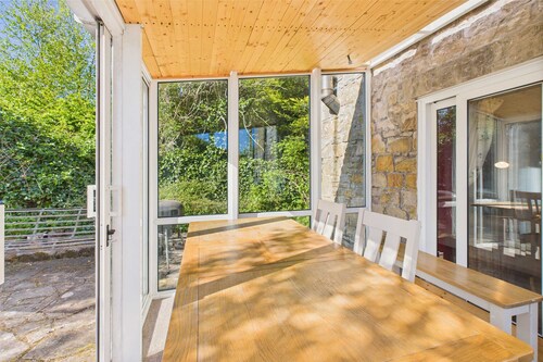 Host Stay Stone Crop Cottage