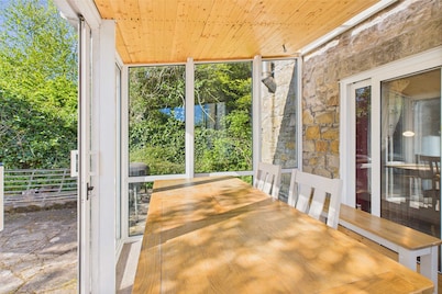 Host Stay Stone Crop Cottage