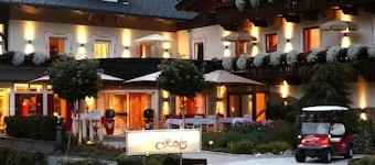 Berghotel Hois: Deluxe double room with balcony