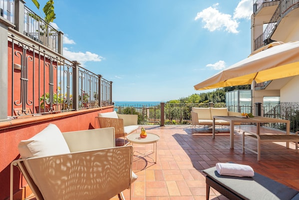 Apartment (2 Bedrooms) | Terrace/patio