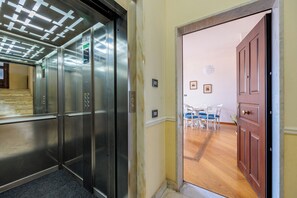 Apartment (2 Bedrooms) | Living area | TV