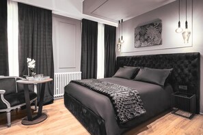 1 bedroom, in-room safe, iron/ironing board, free WiFi