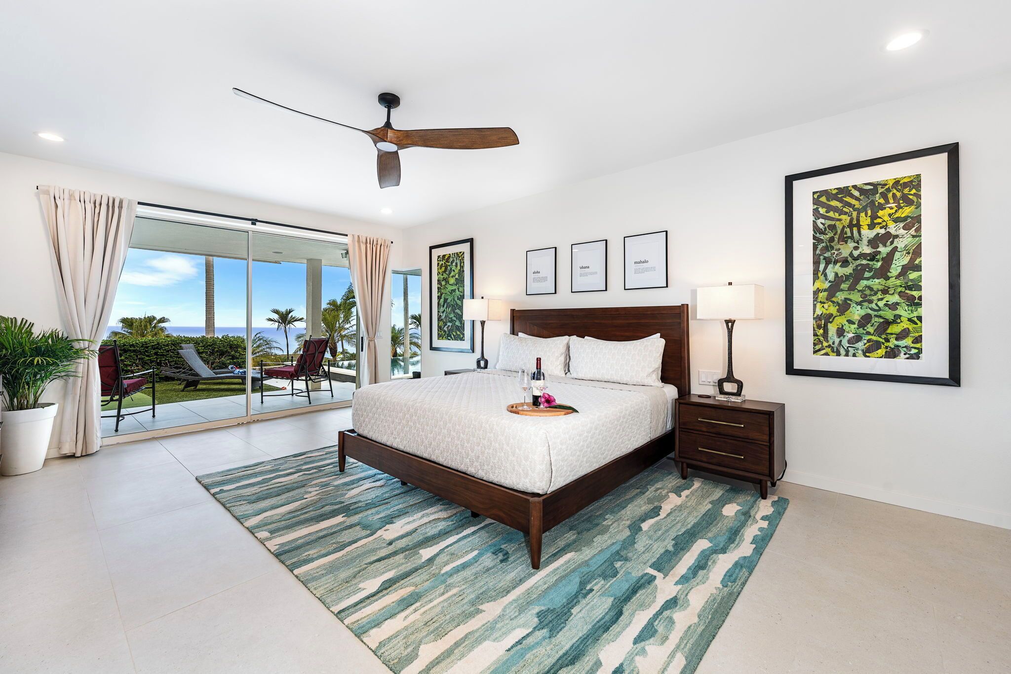 4 bedrooms, iron/ironing board, internet, bed sheets