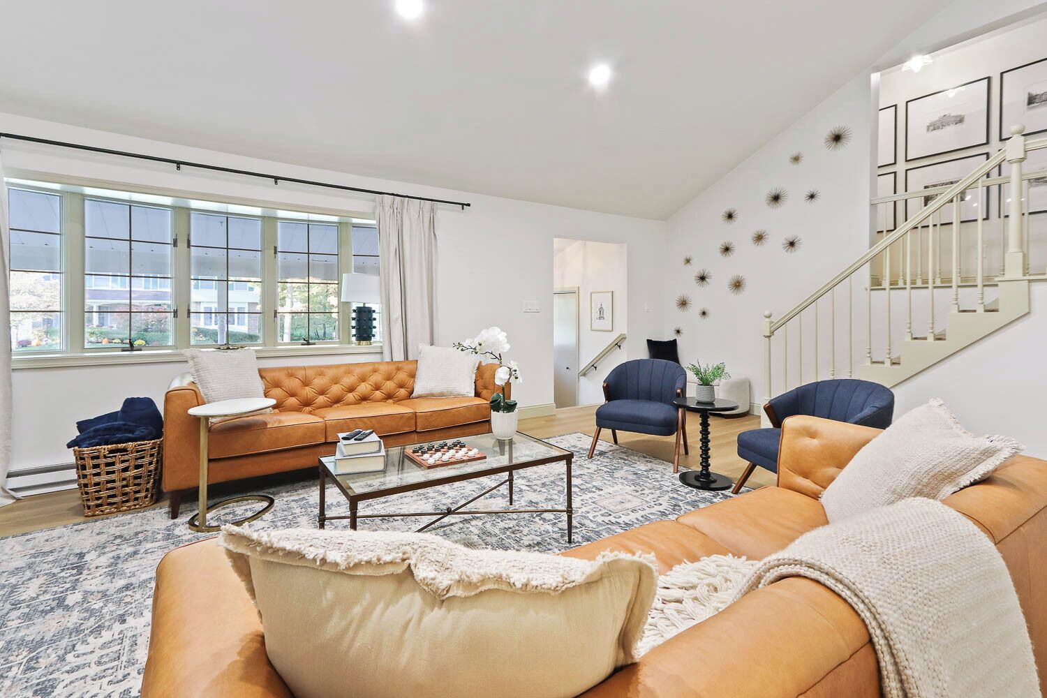 Smart TV, fireplace, offices, computer monitors