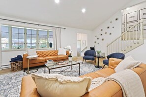 Smart TV, fireplace, offices, computer monitors