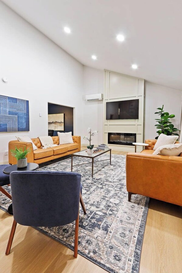 Smart TV, fireplace, offices, computer monitors