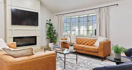 Lux 4BD House-Mins to PSU, 10 Guests, Pool Table