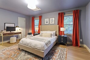 4 bedrooms, desk, iron/ironing board, travel crib