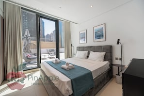 3 bedrooms, iron/ironing board, bed sheets - Spacious 2 Bedroom With Maid Room Near Marina Walk (Dubai)