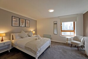 Appartement, balcon, vue canal