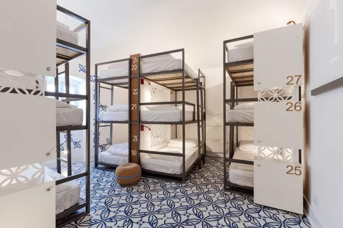 Chambres insonorisées, fer et planche à repasser